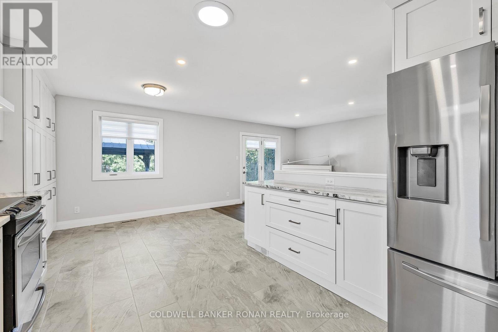 Property at 170 BURBANK CRESCENT image 4