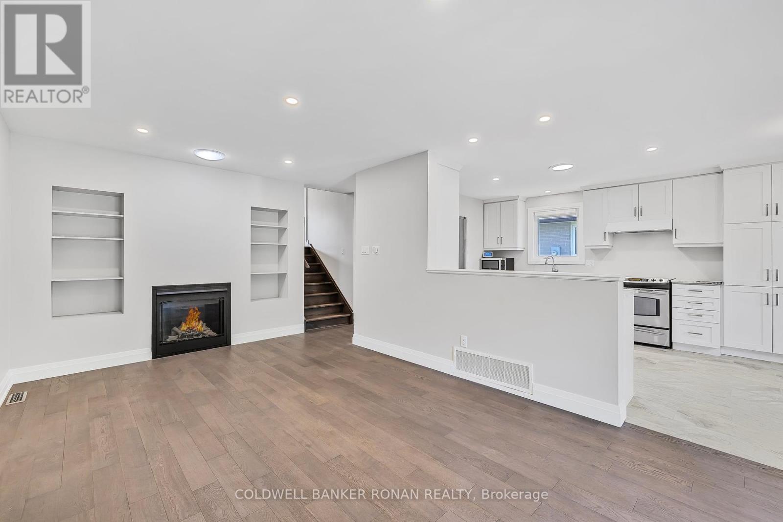 170 Burbank Crescent, Orangeville, Ontario  L9W 3H8 - Photo 9 - W12296125
