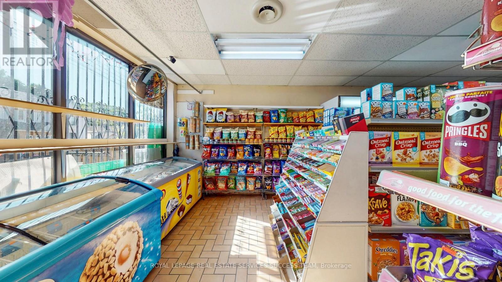 404 Woodfield Road, Toronto (Greenwood-Coxwell), Ontario  M4L 2X1 - Photo 12 - E12290075