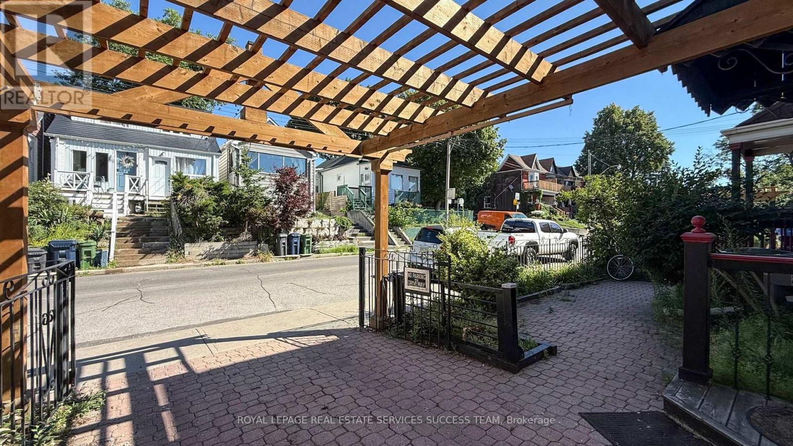 404 Woodfield Road, Toronto (Greenwood-Coxwell), Ontario  M4L 2X1 - Photo 47 - E12290075
