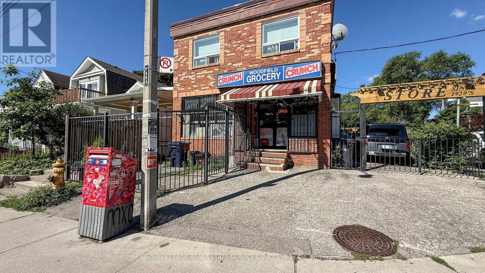 404 Woodfield Road, Toronto (Greenwood-Coxwell), Ontario  M4L 2X1 - Photo 7 - E12290075