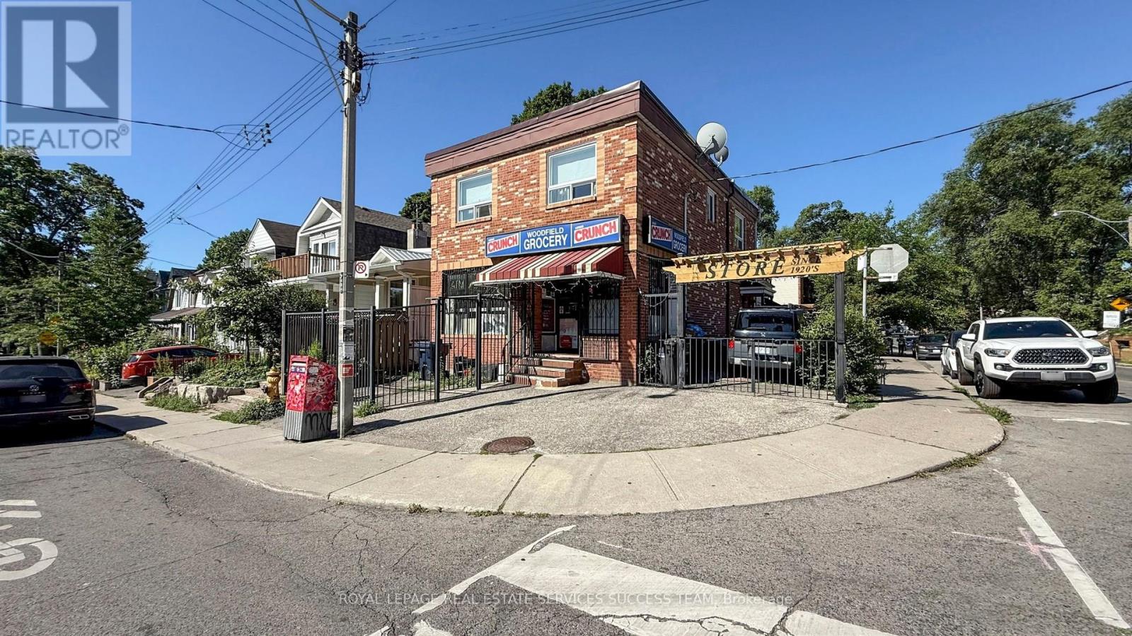 404 Woodfield Road, Toronto (Greenwood-Coxwell), Ontario  M4L 2X1 - Photo 6 - E12290075