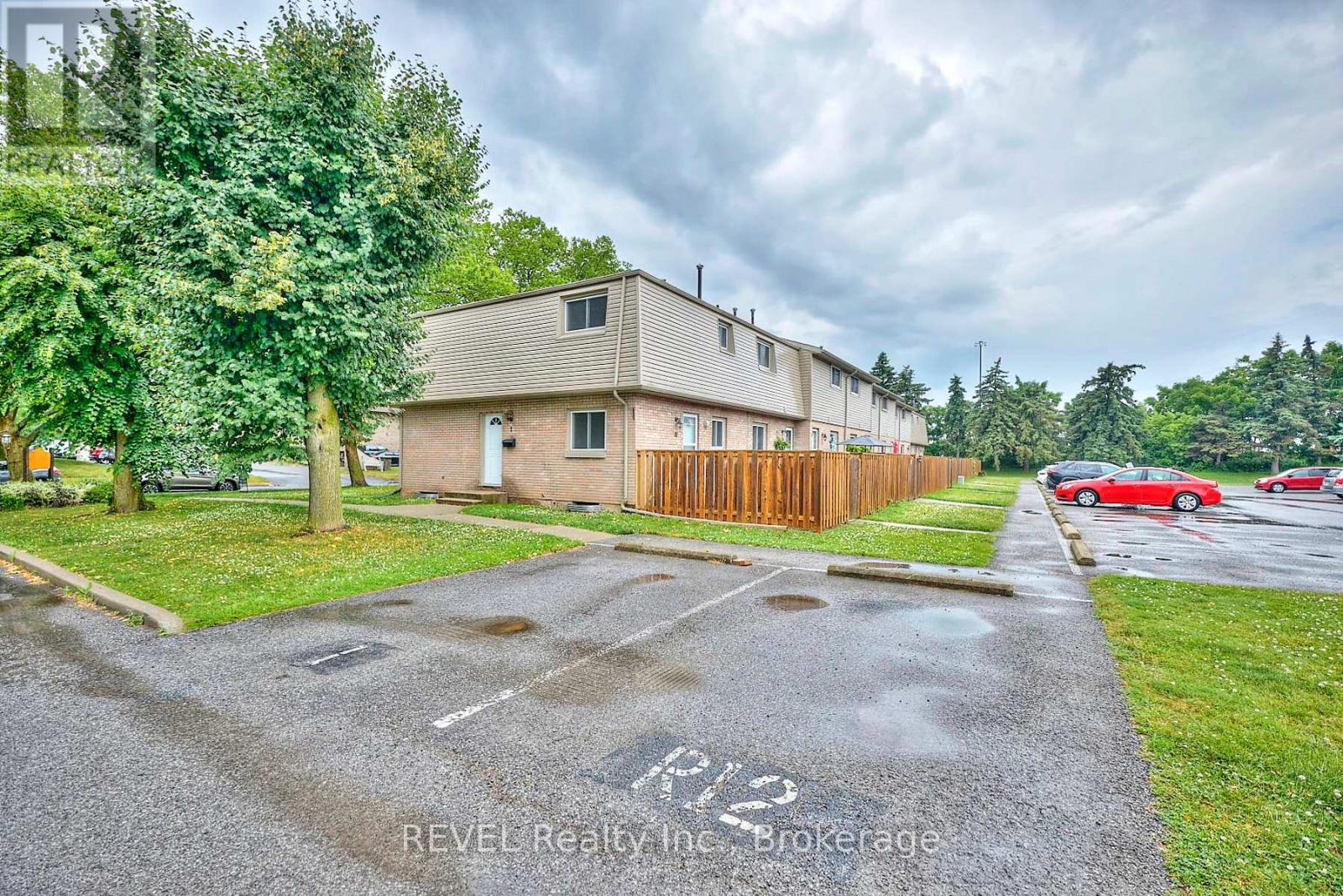 1 - 4215 Meadowvale Drive, Niagara Falls, Ontario  L2E 5W8 - Photo 3 - X12245929