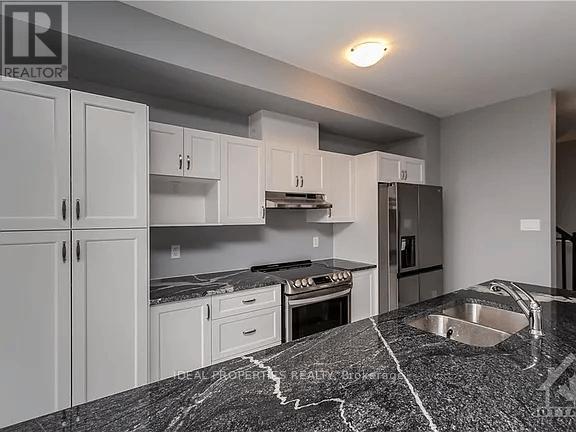 75 Antonakos Drive, Carleton Place, Ontario  K7C 0L1 - Photo 6 - X12296147