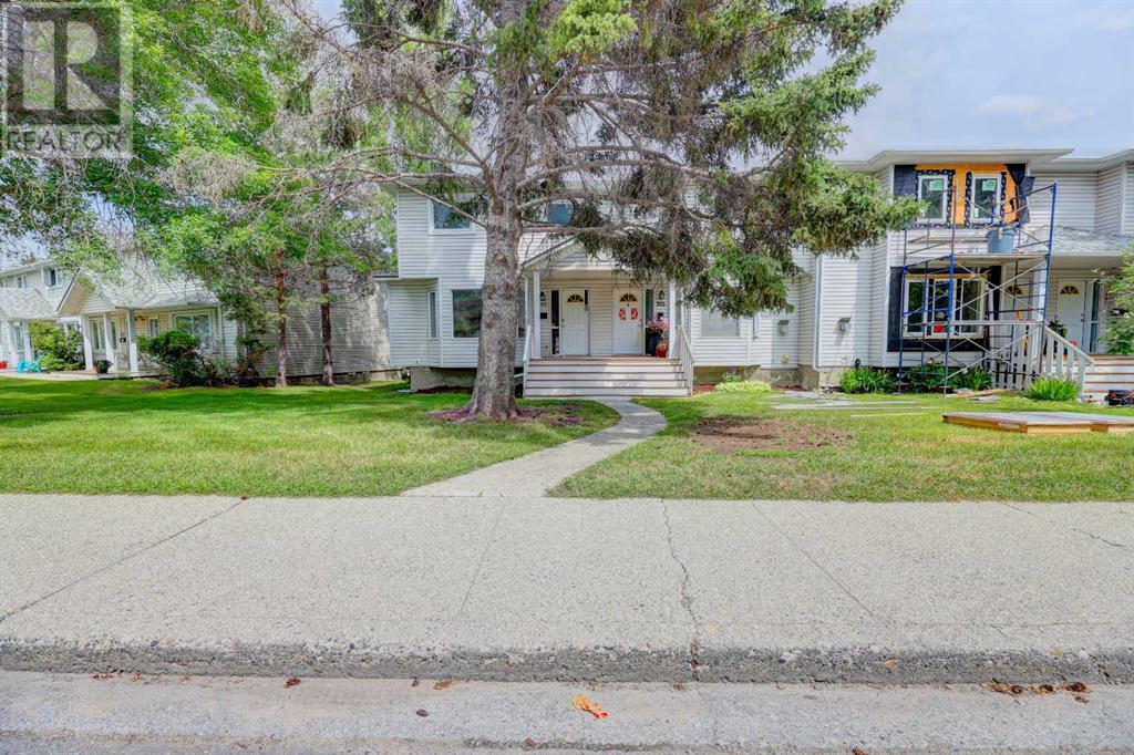 Property at 384 Killarney Glen Court SW image 4