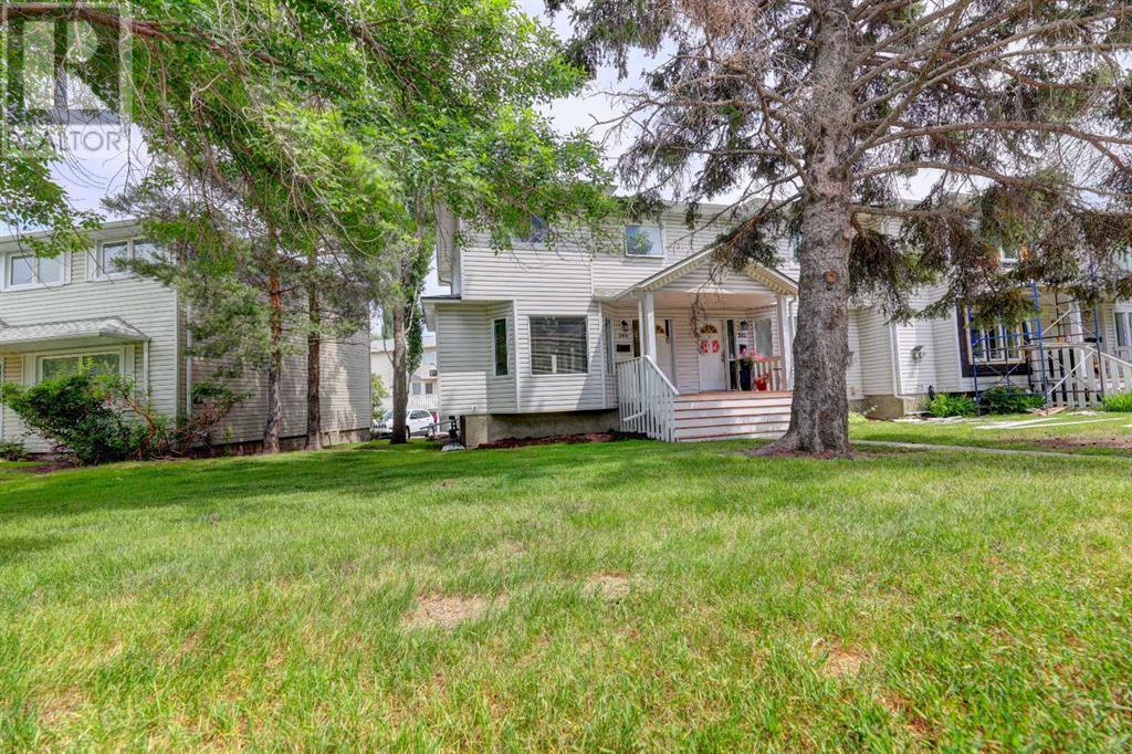 Property at 384 Killarney Glen Court SW image 1