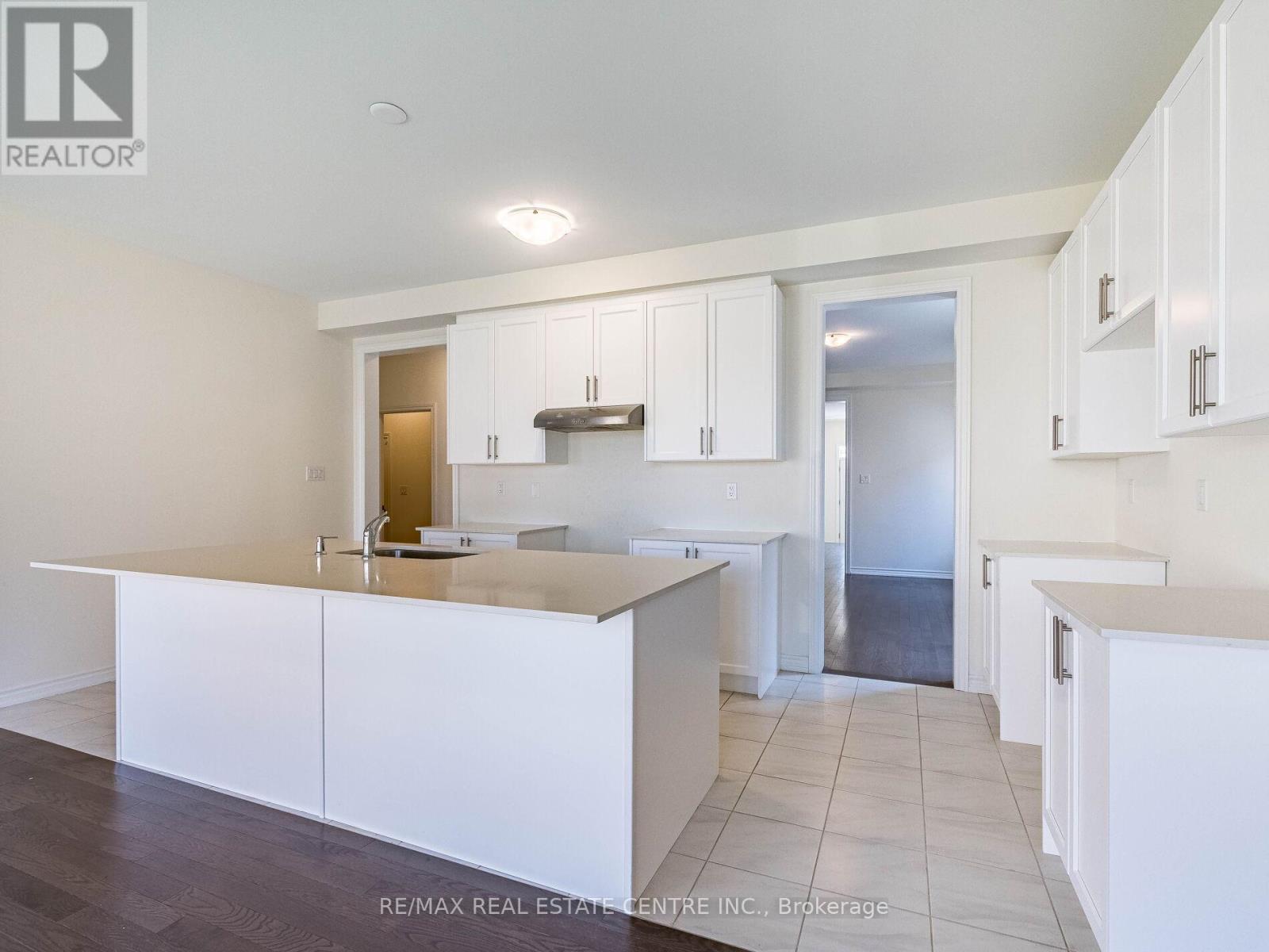 20 Fuller Street, Brampton, Ontario  L6X 5S3 - Photo 18 - W12296146