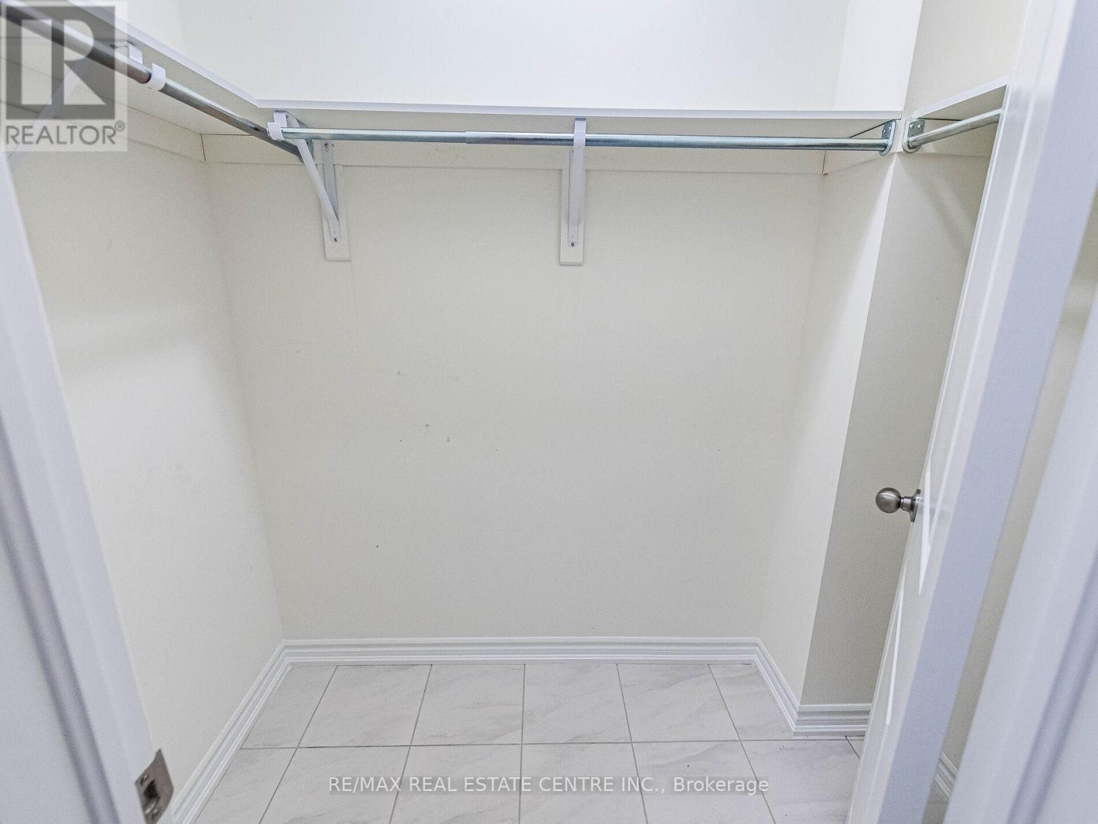 20 Fuller Street, Brampton, Ontario  L6X 5S3 - Photo 23 - W12296146