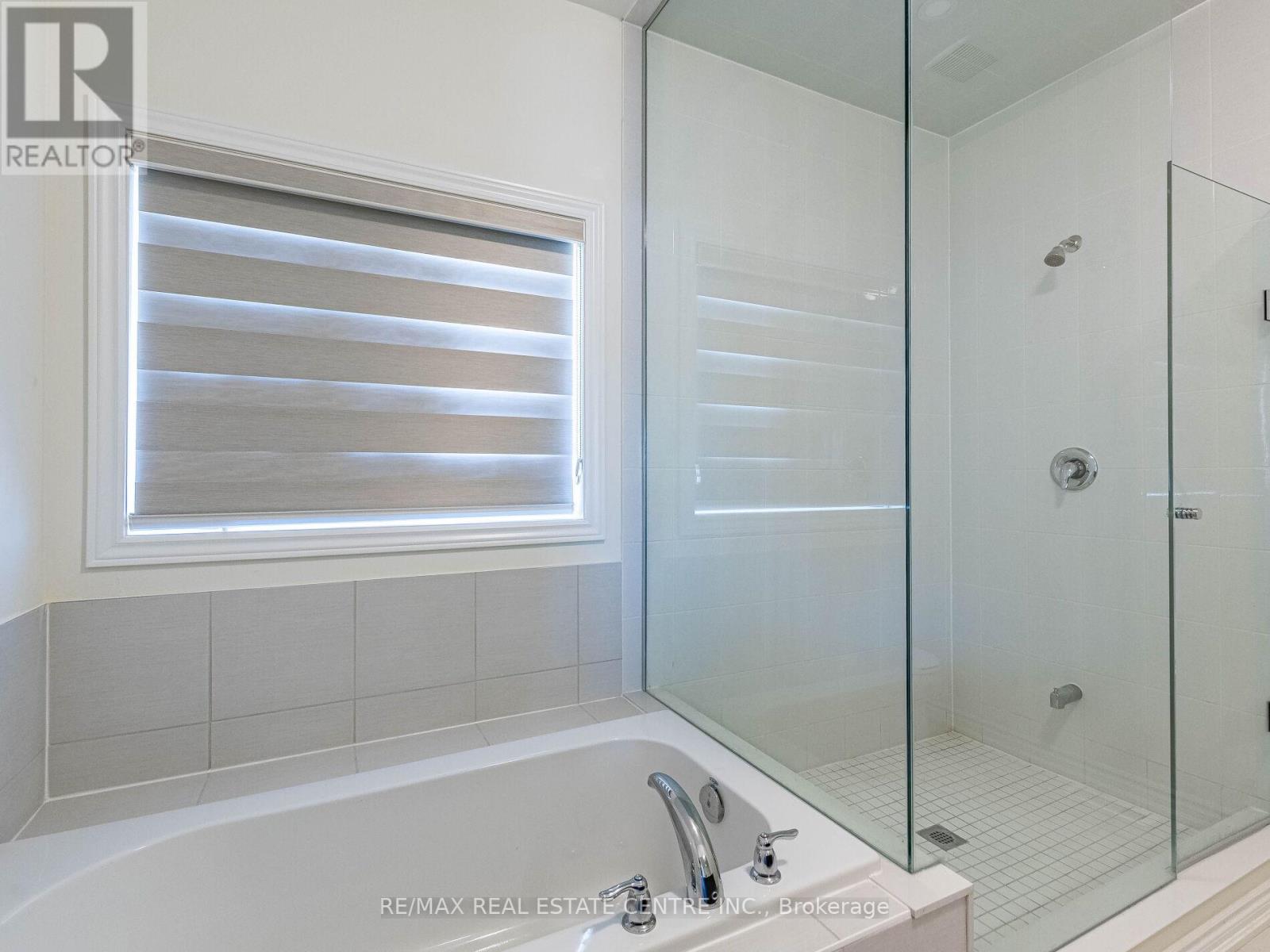 20 Fuller Street, Brampton, Ontario  L6X 5S3 - Photo 29 - W12296146