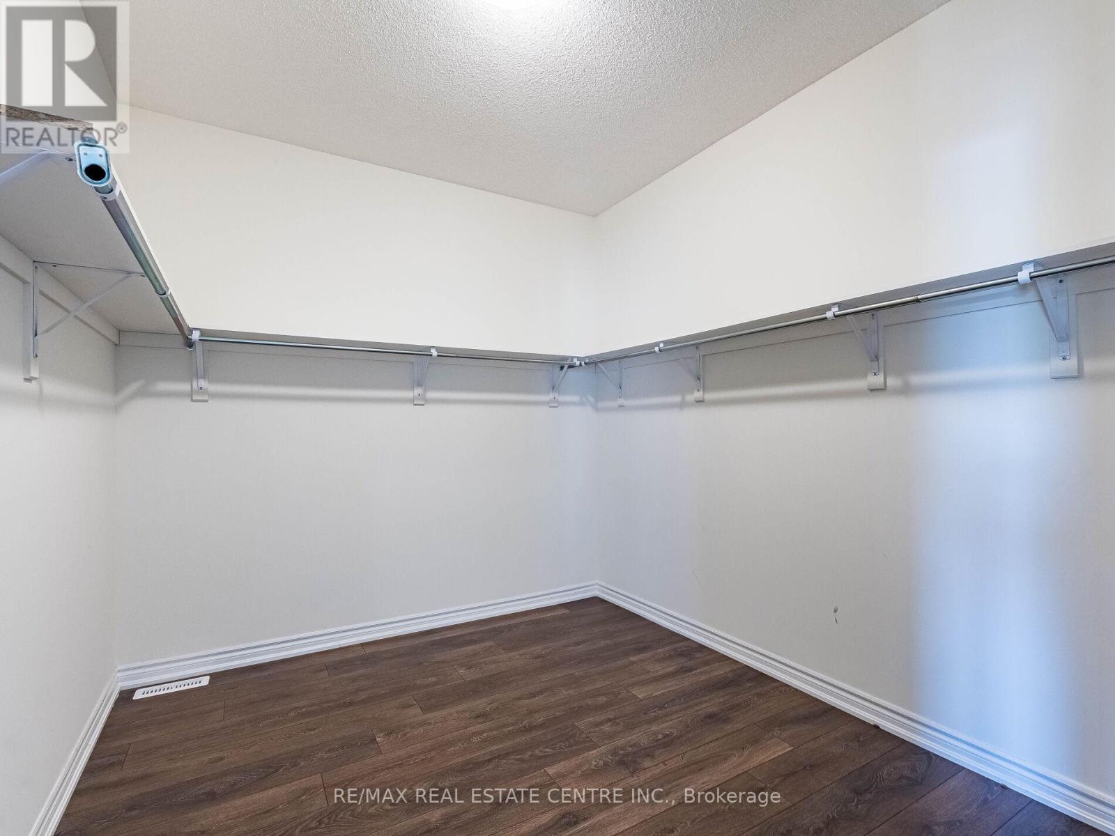 20 Fuller Street, Brampton, Ontario  L6X 5S3 - Photo 31 - W12296146