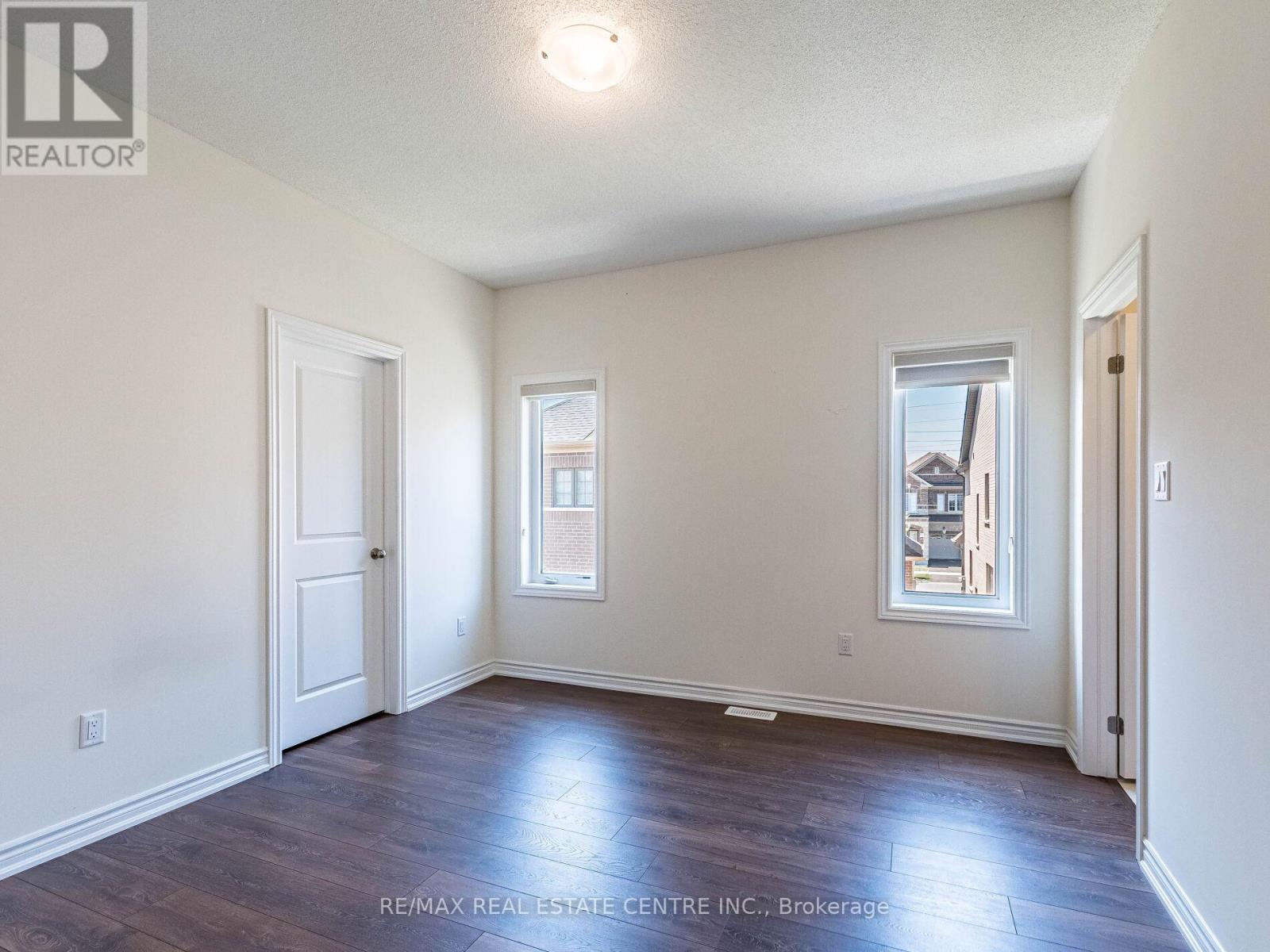 20 Fuller Street, Brampton, Ontario  L6X 5S3 - Photo 32 - W12296146
