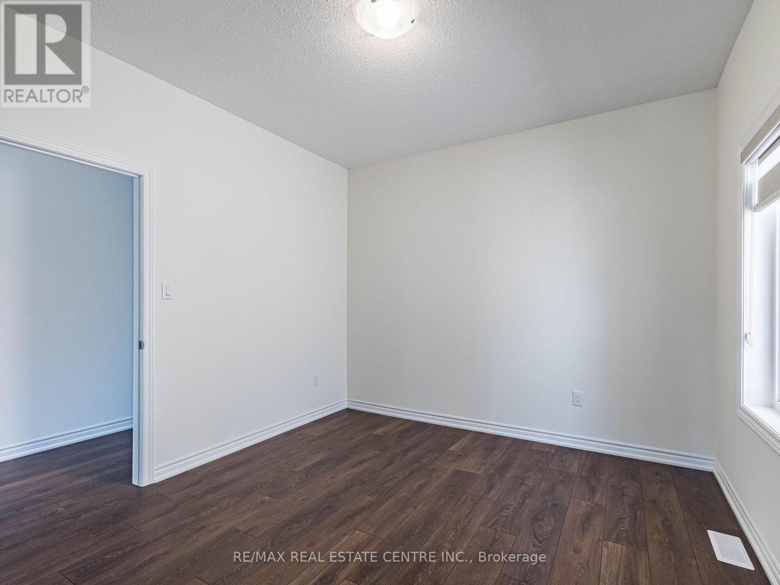 20 Fuller Street, Brampton, Ontario  L6X 5S3 - Photo 37 - W12296146