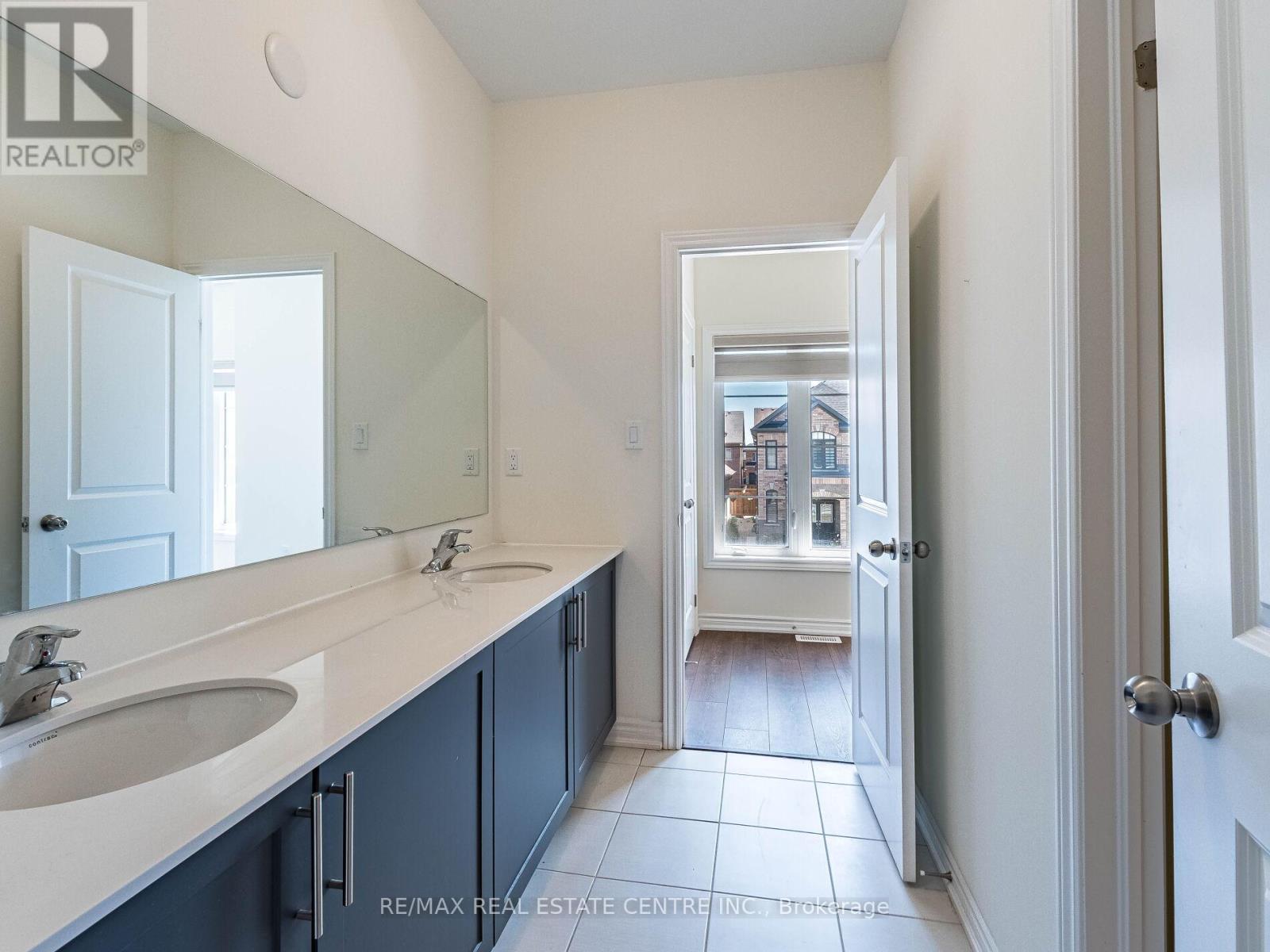 20 Fuller Street, Brampton, Ontario  L6X 5S3 - Photo 38 - W12296146