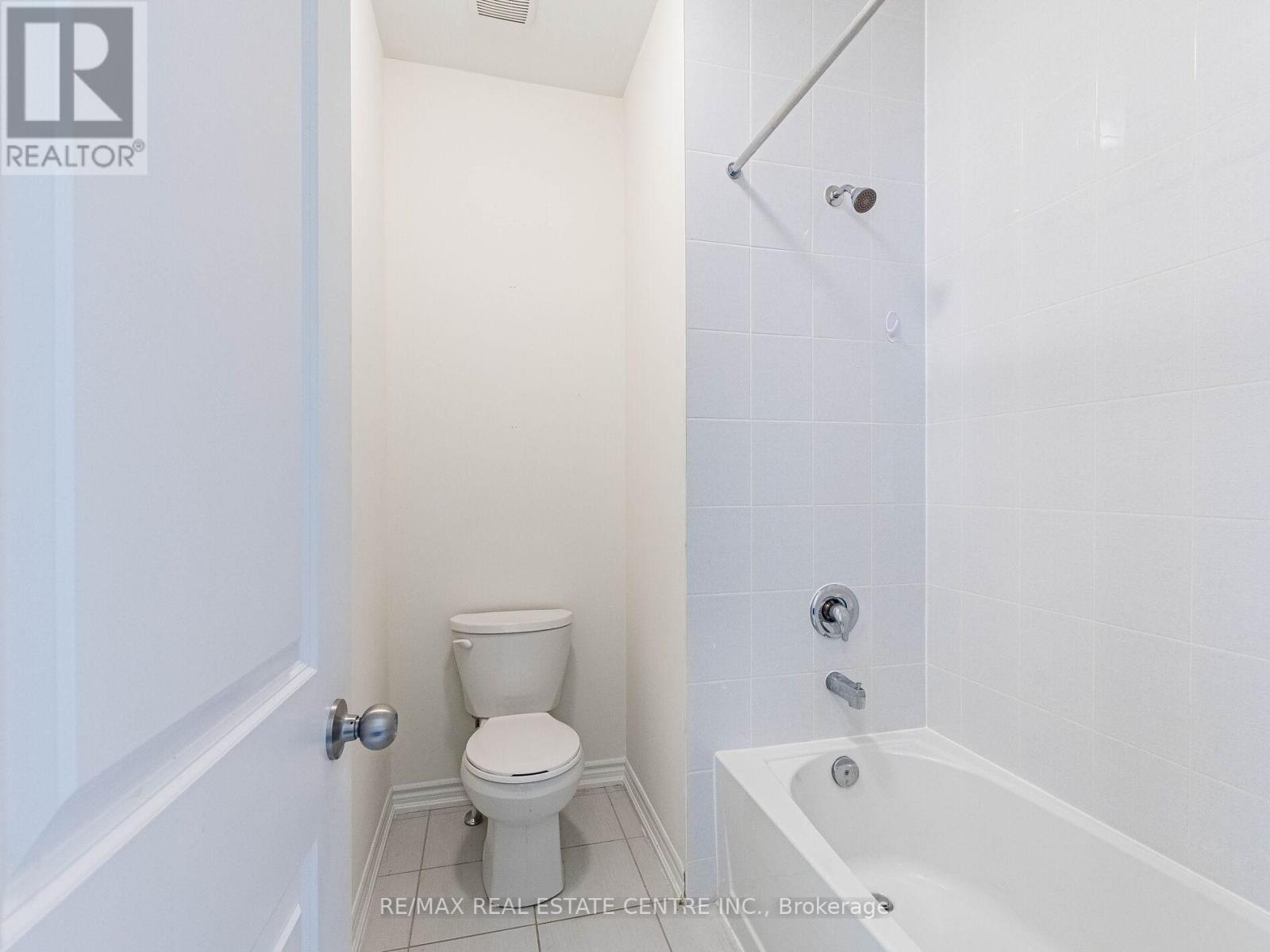 20 Fuller Street, Brampton, Ontario  L6X 5S3 - Photo 39 - W12296146