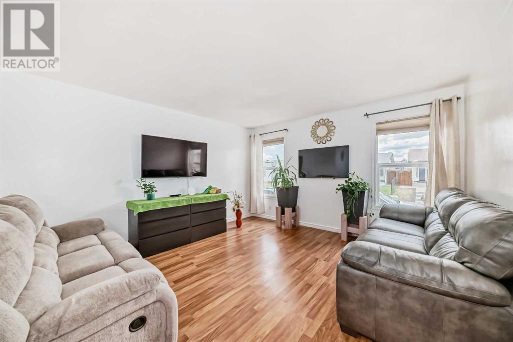 Property at 83 Whitworth Way NE image 5