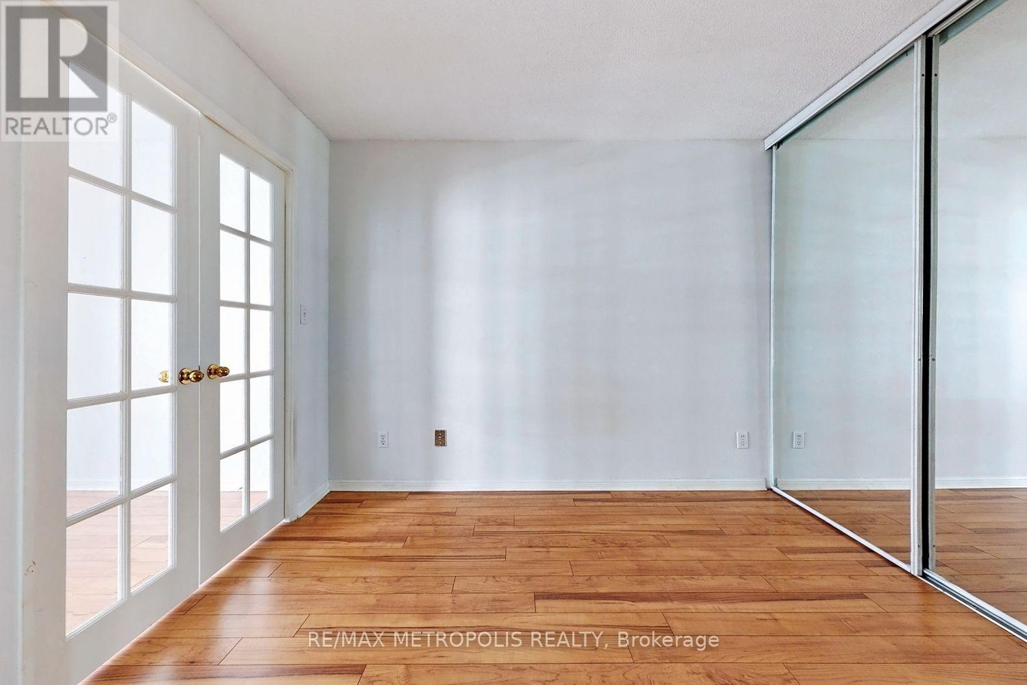 1714 - 7 Carlton Street, Toronto, Ontario  M5B 2M3 - Photo 12 - C12296188
