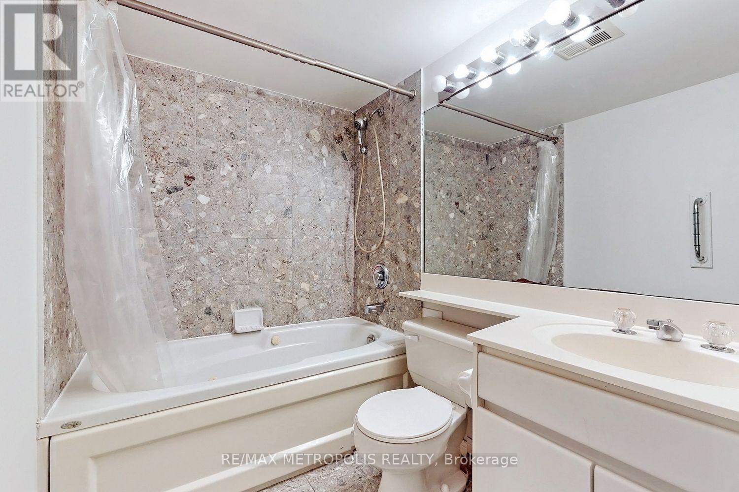 1714 - 7 Carlton Street, Toronto, Ontario  M5B 2M3 - Photo 14 - C12296188