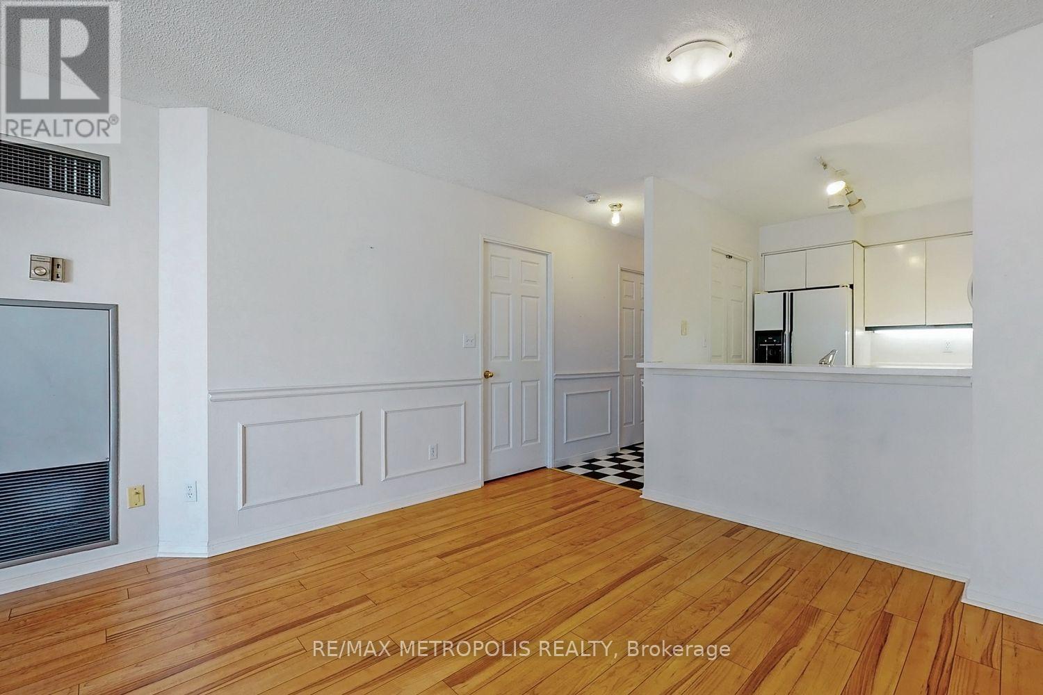 1714 - 7 Carlton Street, Toronto, Ontario  M5B 2M3 - Photo 5 - C12296188