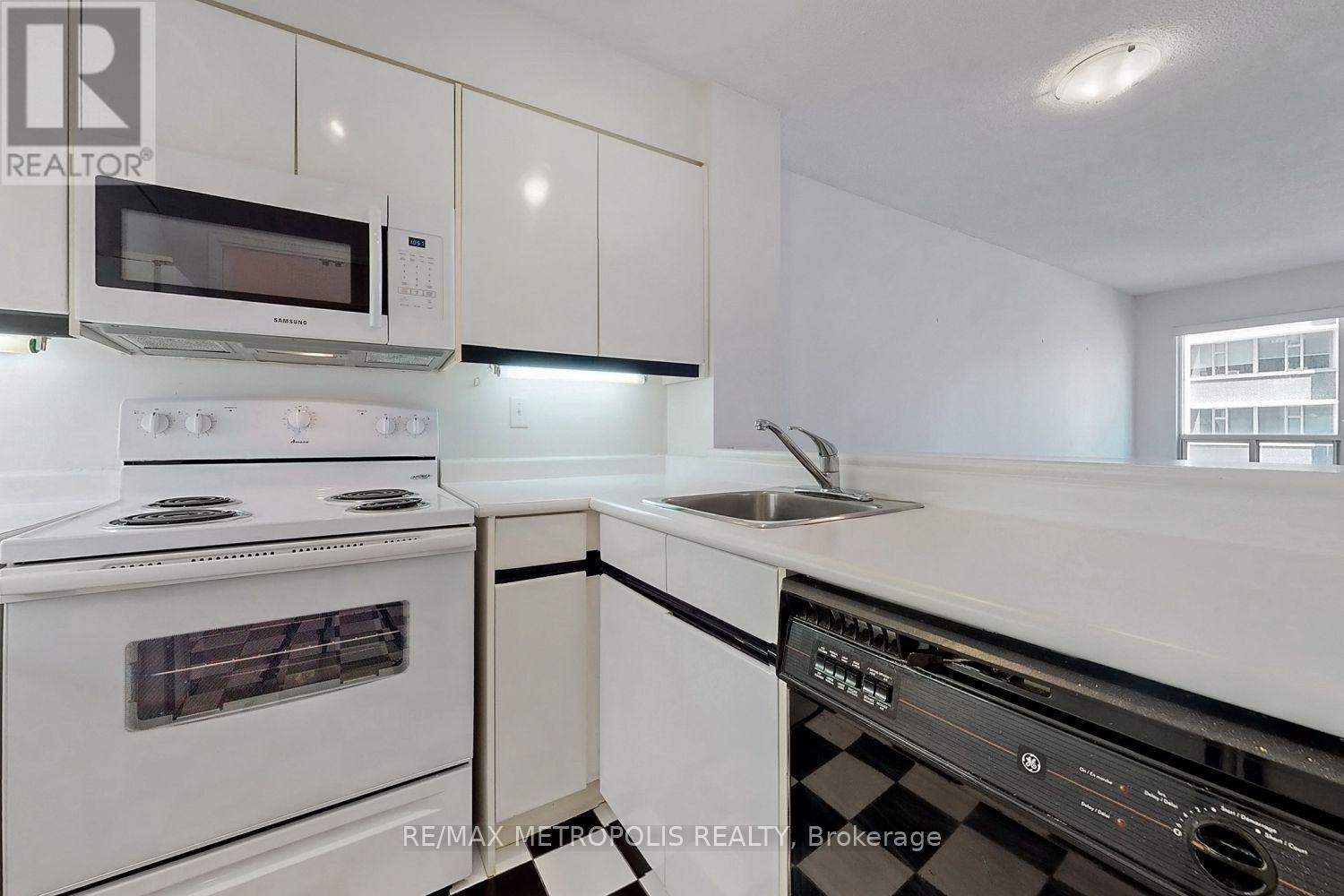 1714 - 7 Carlton Street, Toronto, Ontario  M5B 2M3 - Photo 8 - C12296188