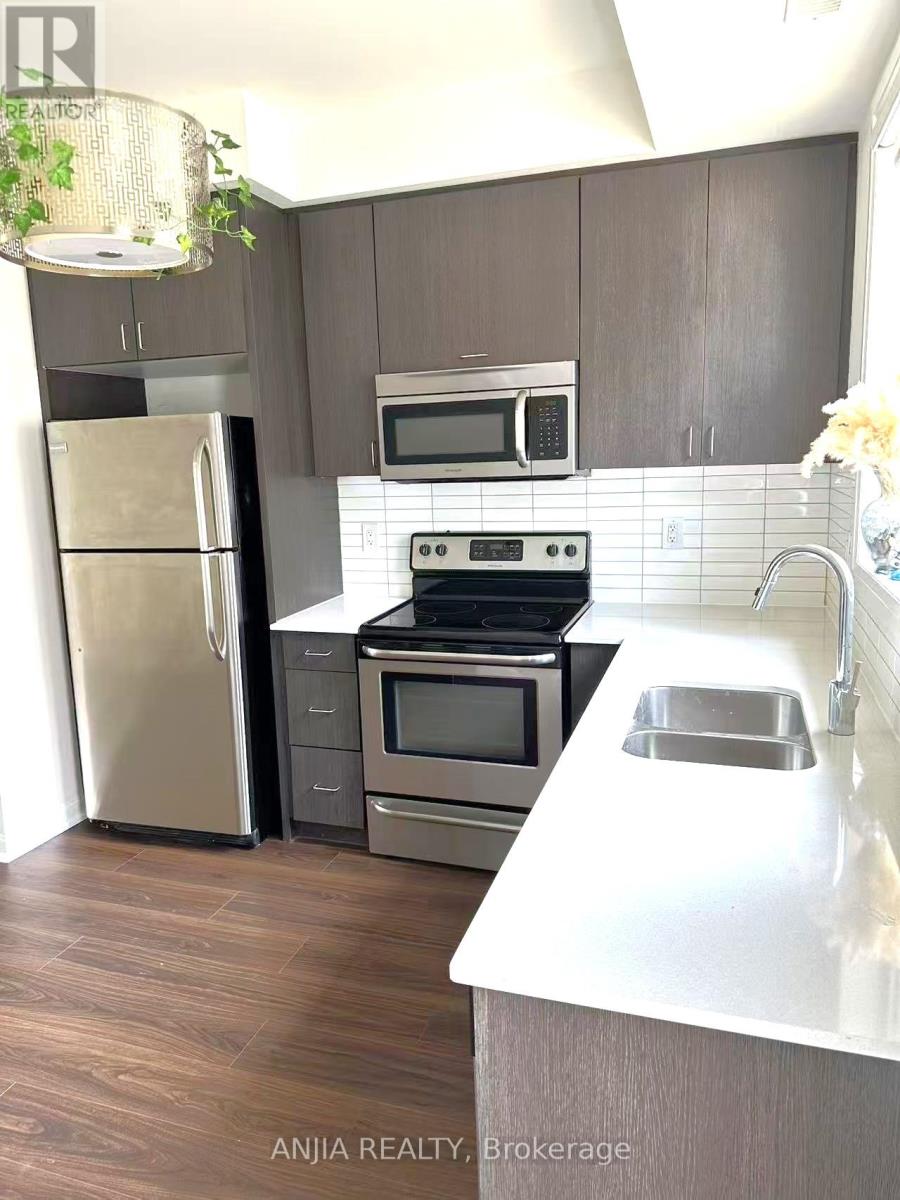 22 Frederick Tisdale Drive, Toronto, Ontario  M3K 0B2 - Photo 5 - W12296204