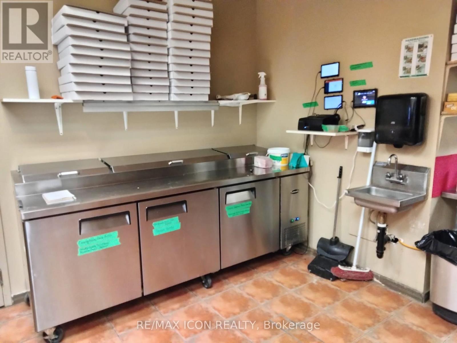 10 & 11 - 775 Southdale Rd Road E, London South (South Y), Ontario  N6E 2C6 - Photo 13 - X12296213