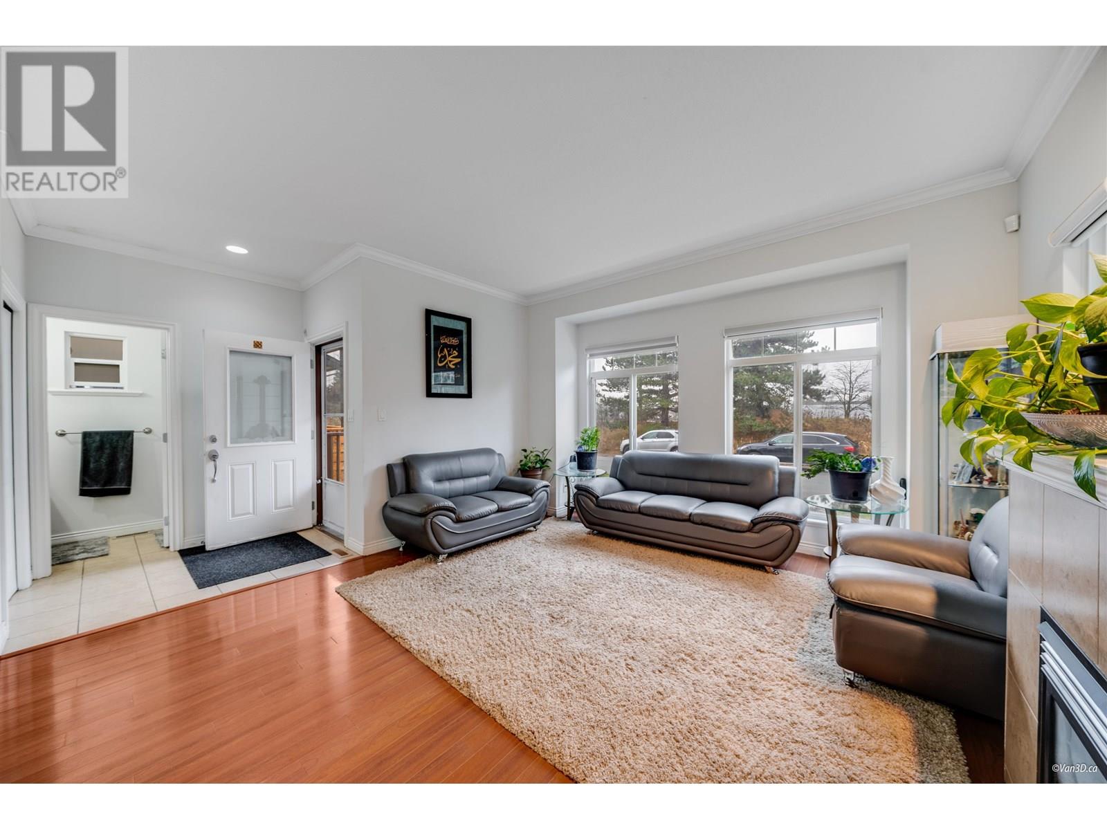 Listing Picture 16 of 32 : 22171 WESTMINSTER HIGHWAY, Richmond / 烈治文 - 魯藝地產 Yvonne Lu Group - MLS Medallion Club Member