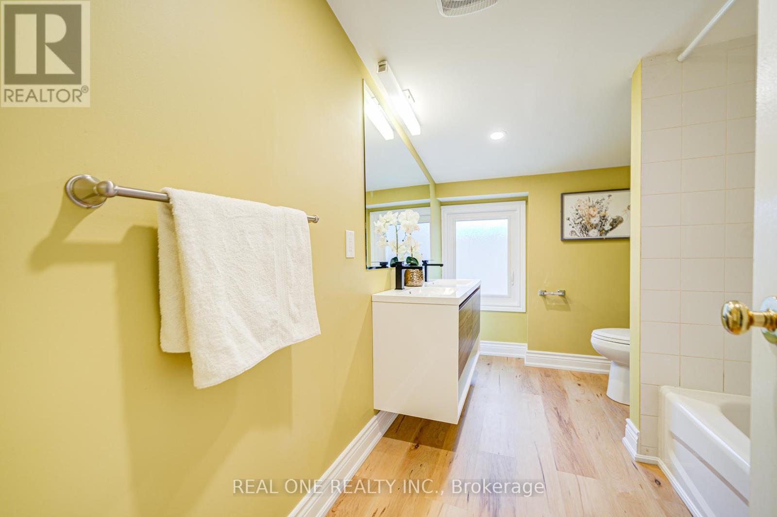 4052 St James Avenue, Niagara Falls, Ontario  L2E 6H6 - Photo 22 - X12296226