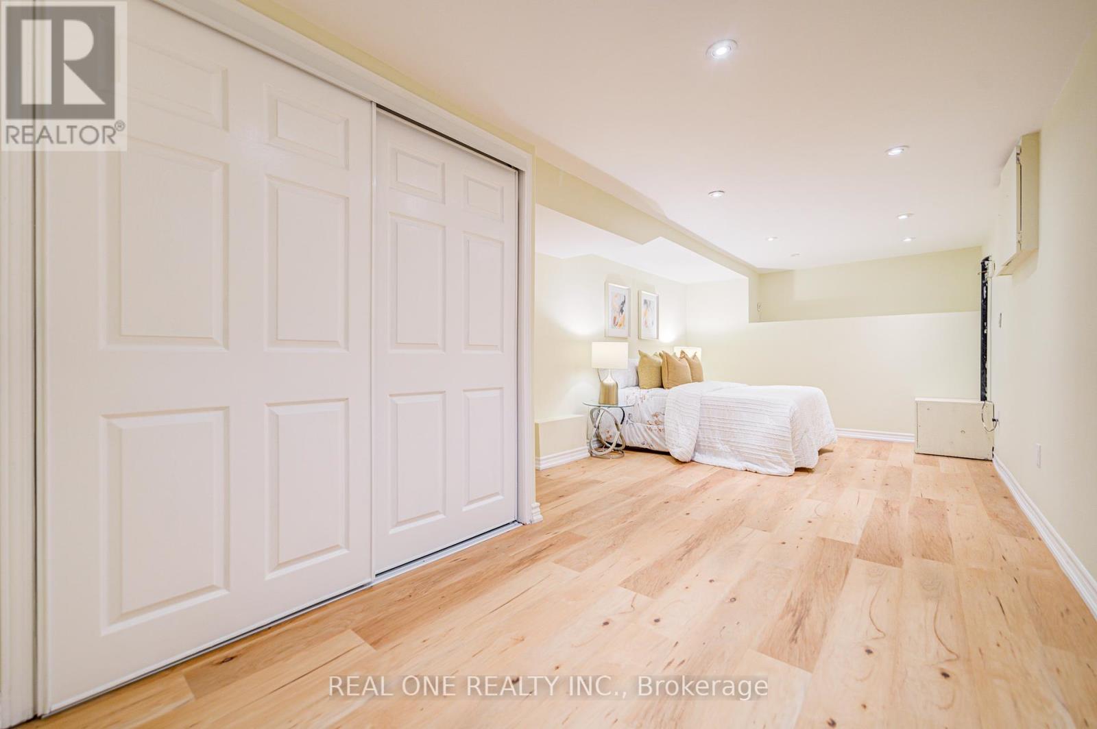 4052 St James Avenue, Niagara Falls, Ontario  L2E 6H6 - Photo 25 - X12296226