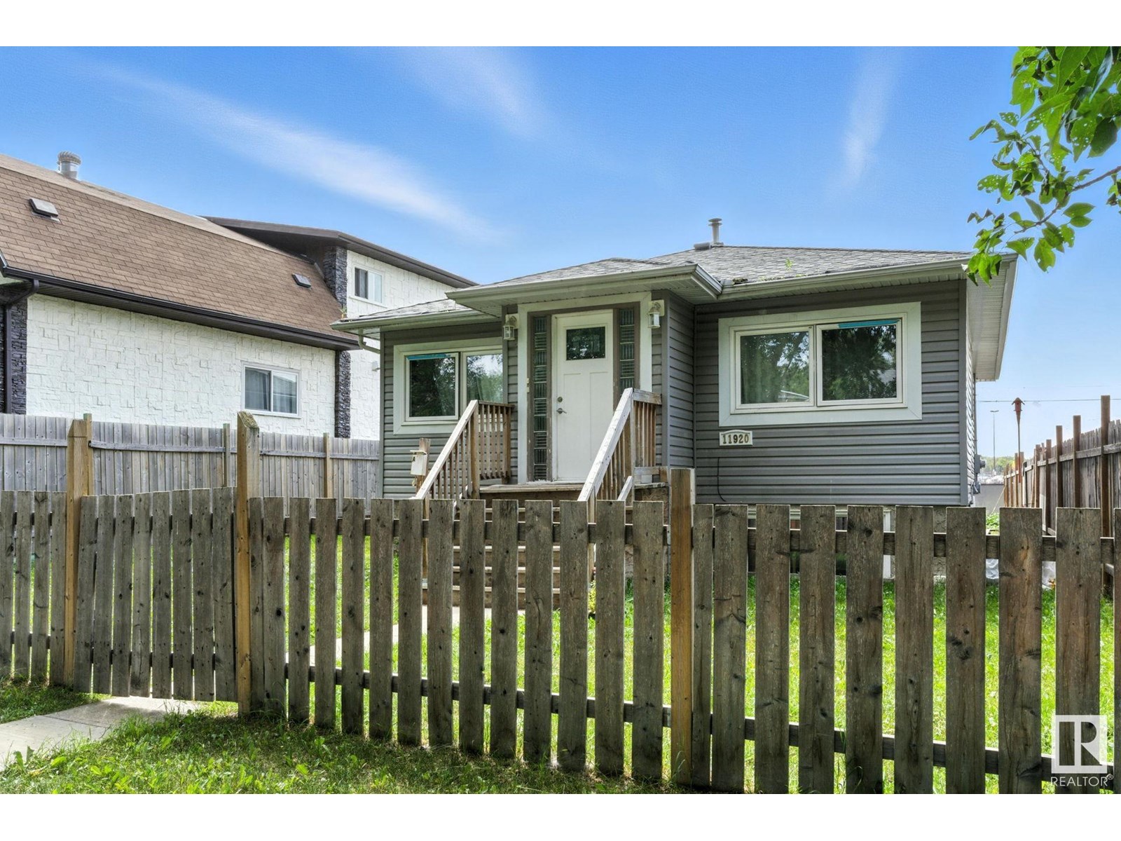 Property at 11920 71 ST NW image 2