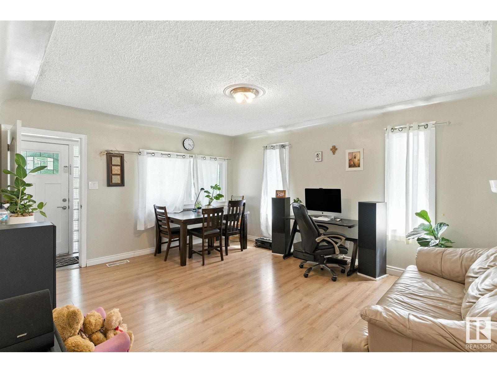 Property at 11920 71 ST NW image 5