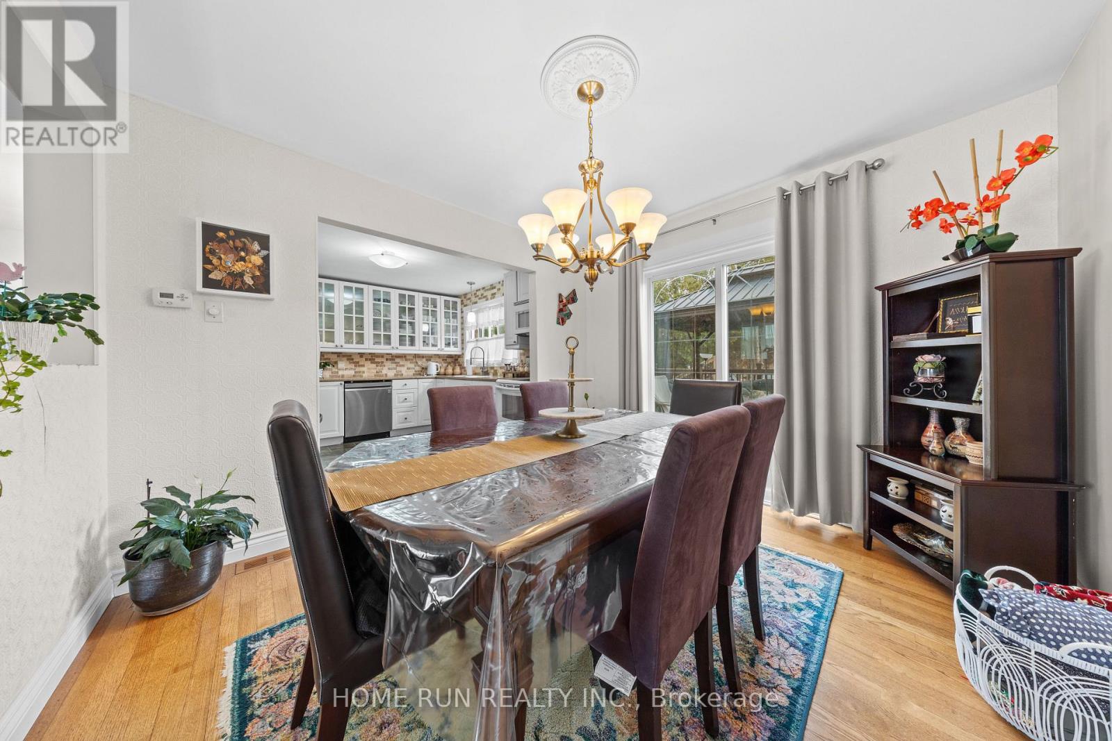 44 Knoxdale Road, Ottawa, Ontario  K2G 1A3 - Photo 6 - X12296249