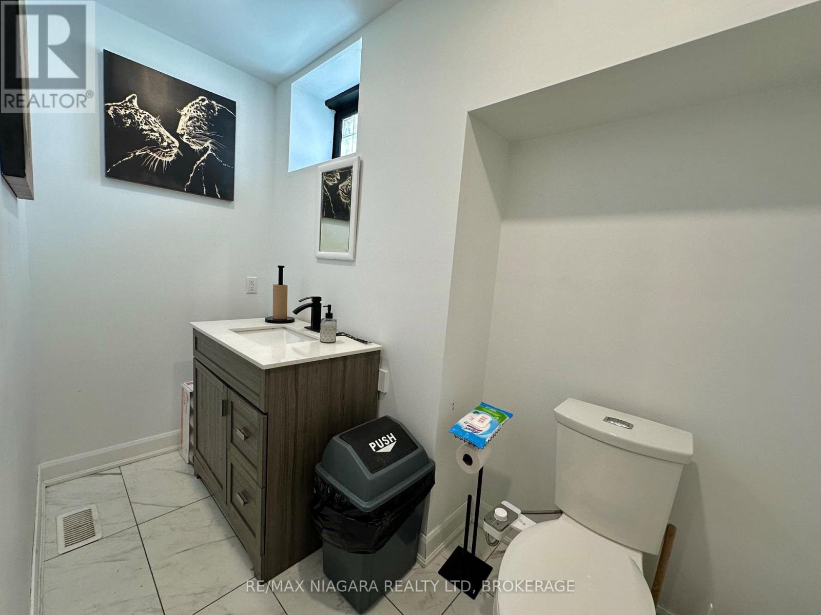 5842 Ferry Street, Niagara Falls, Ontario  L2G 1S9 - Photo 16 - X12296241