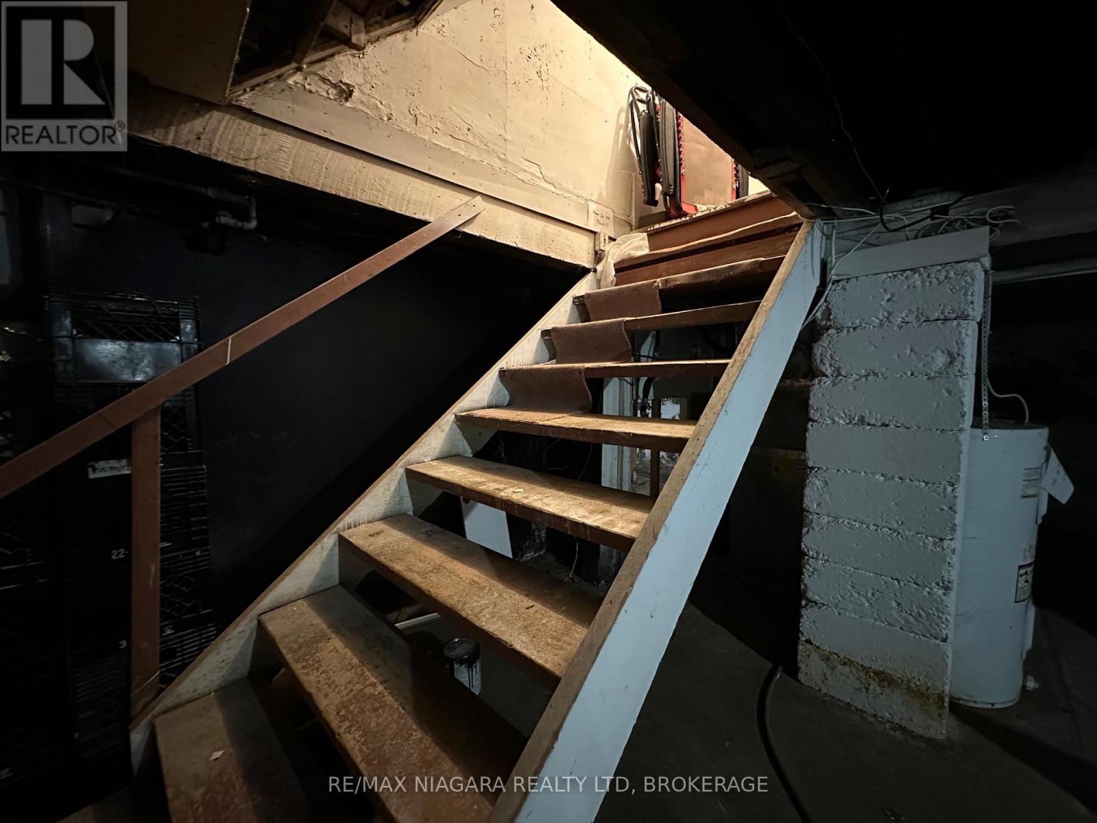 5842 Ferry Street, Niagara Falls, Ontario  L2G 1S9 - Photo 19 - X12296241