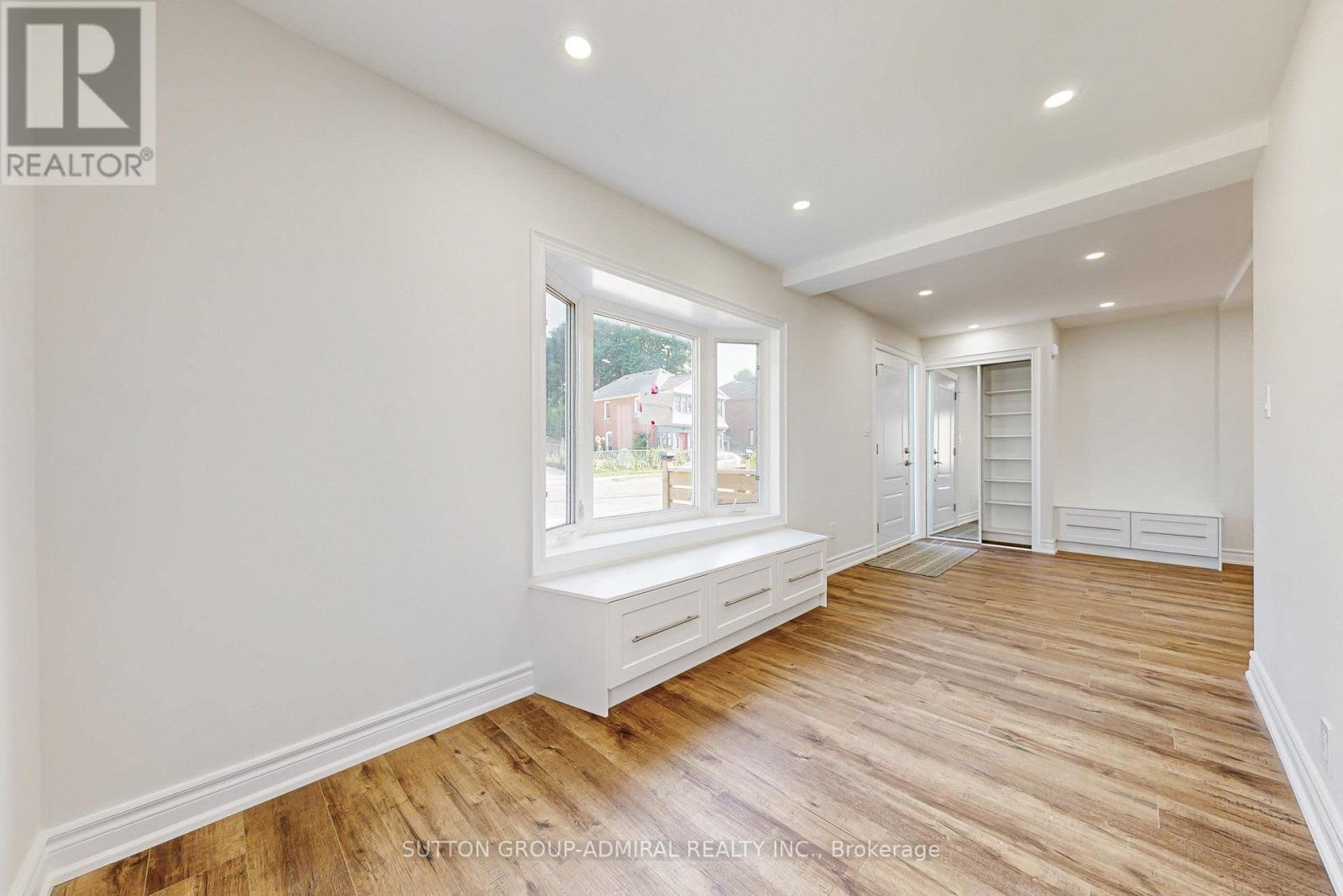 408 Andrew Street, Newmarket, Ontario  L3Y 1H4 - Photo 4 - N12294589