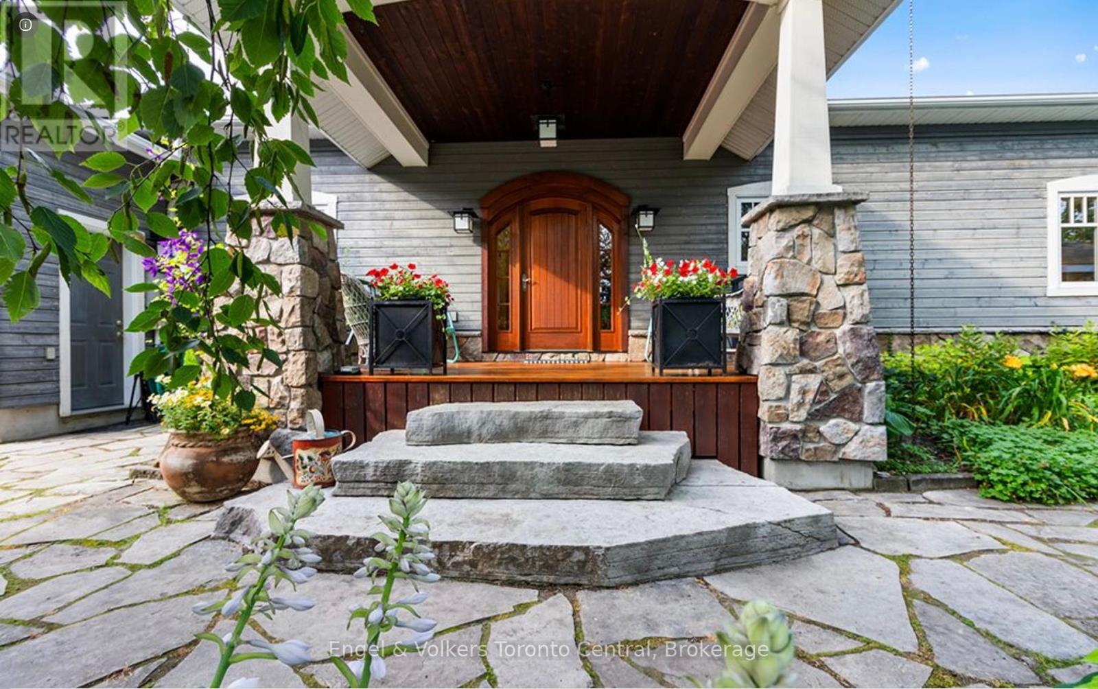 19 Georgian Manor Drive, Collingwood, Ontario  L9Y 3Z1 - Photo 5 - S12281185