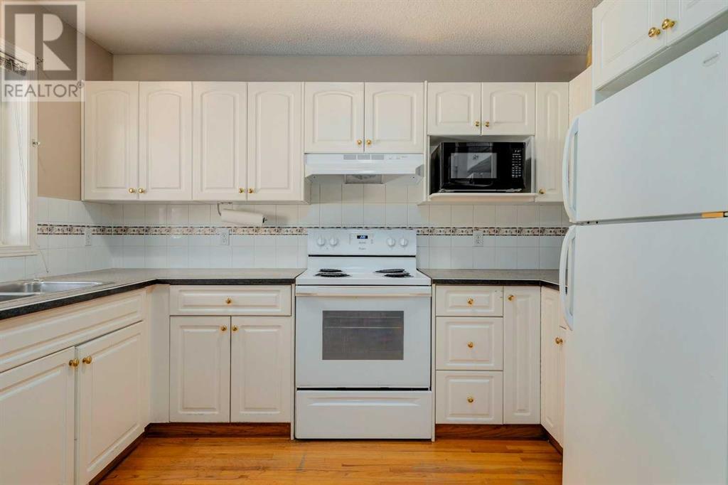 Property at 9, 329 Heritage Drive SE image 5