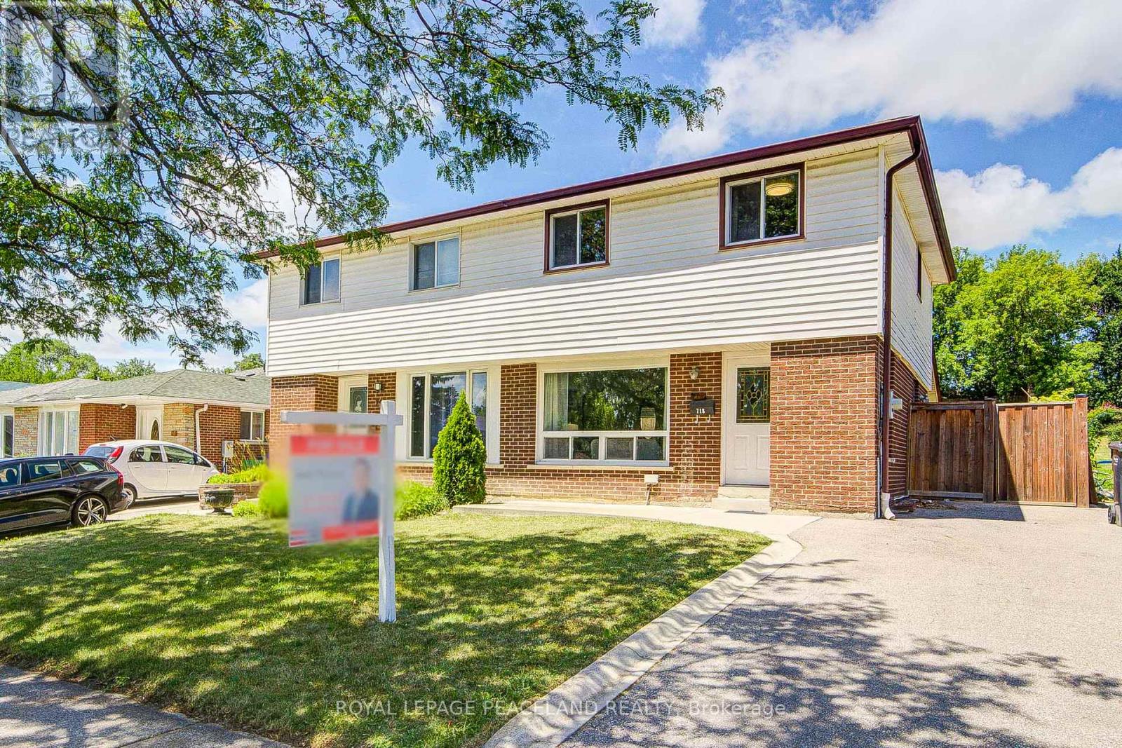 Property at 718 EAGLEMOUNT CRESCENT image 1