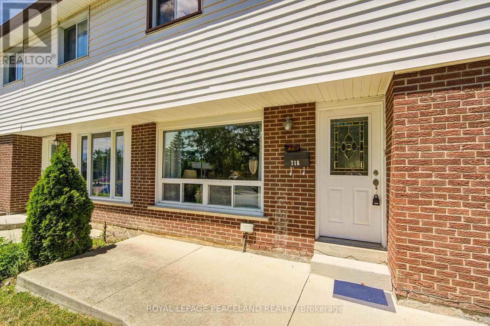 Property at 718 EAGLEMOUNT CRESCENT image 3