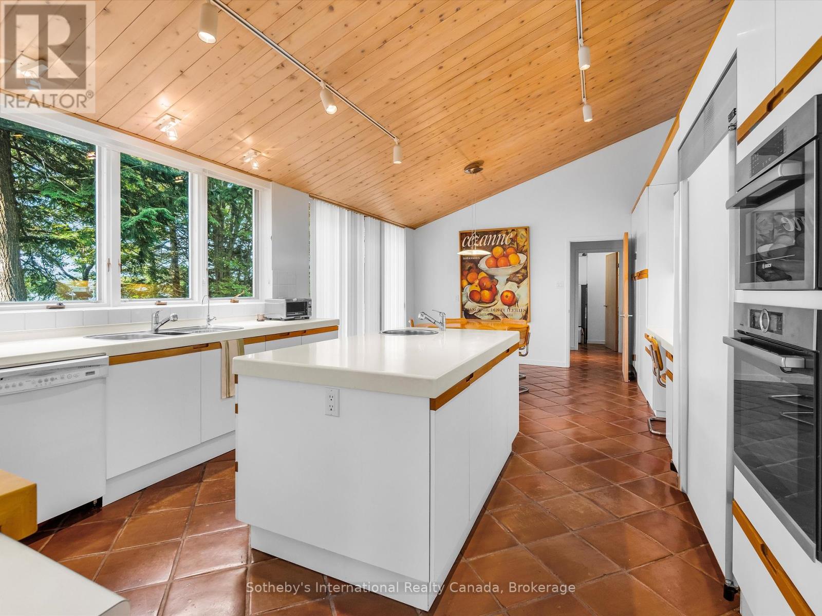 1080 Vanclieaf Drive, Lake Of Bays, Ontario  P0B 1A0 - Photo 41 - X12296293