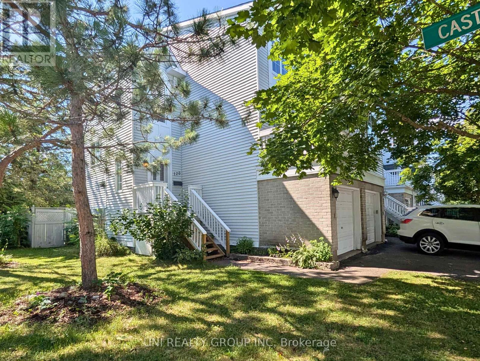 Property at 120 CASTLEGREEN PRIVATE image 1