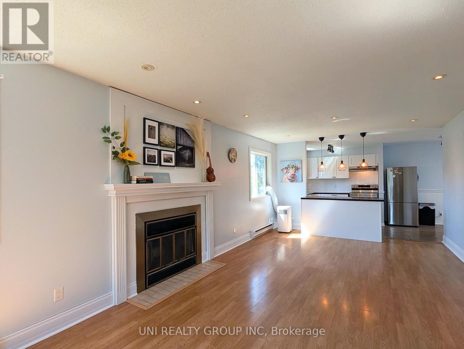 120 Castlegreen Private, Ottawa, Ontario  K1T 3N2 - Photo 13 - X12296300