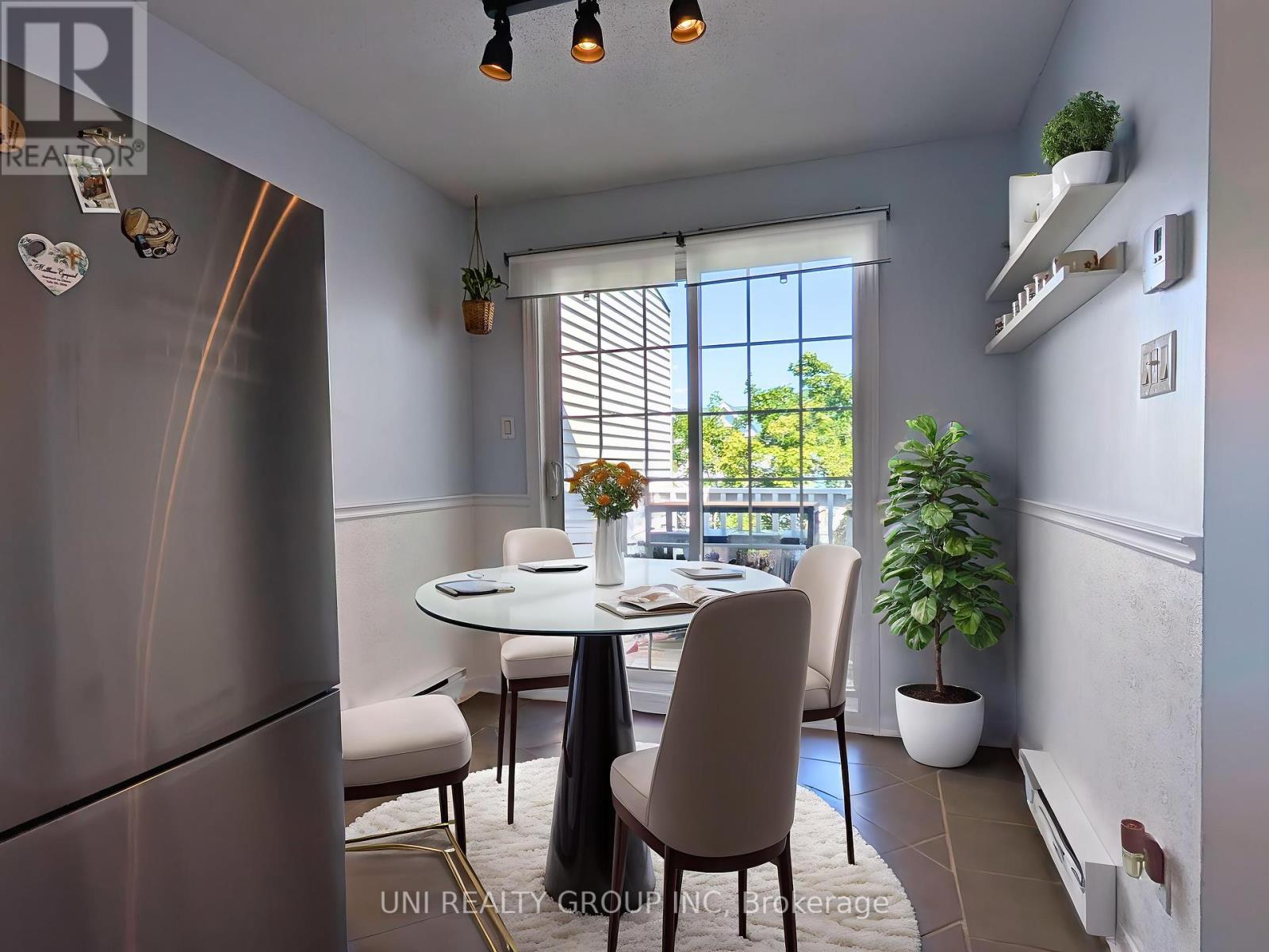 120 Castlegreen Private, Ottawa, Ontario  K1T 3N2 - Photo 20 - X12296300