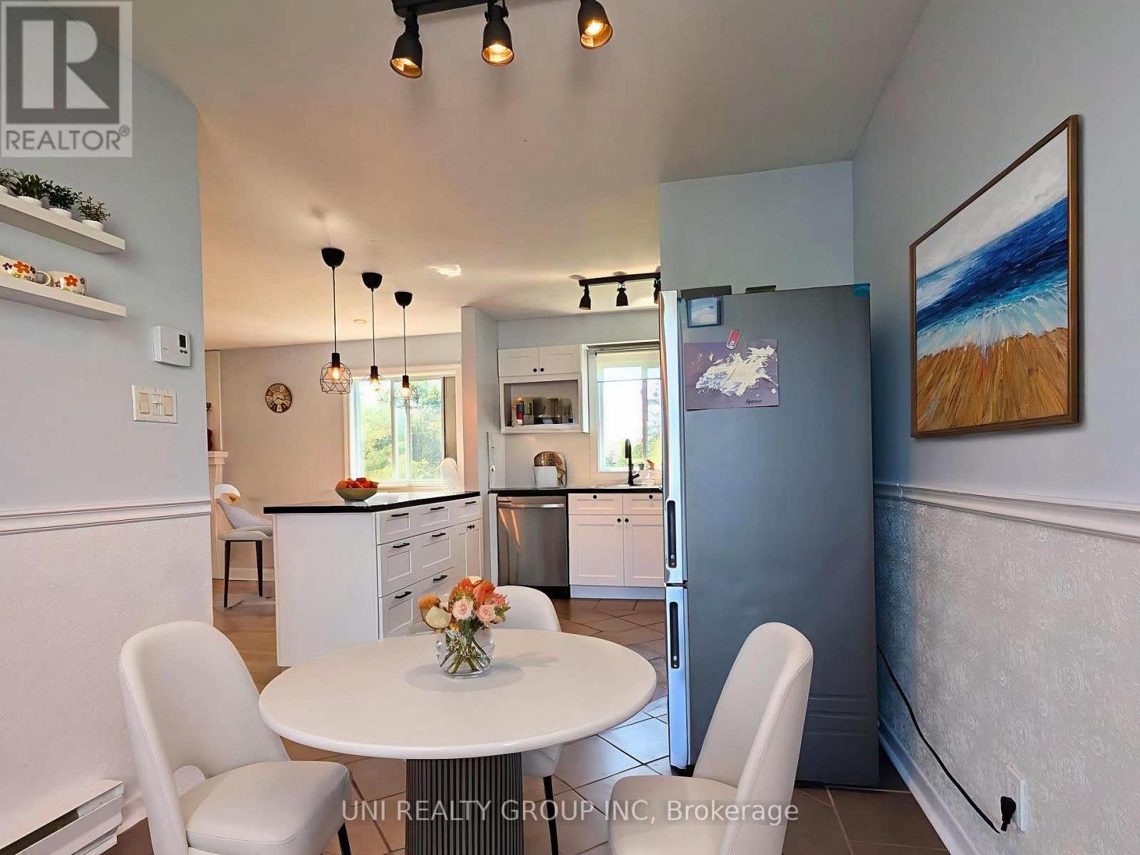 120 Castlegreen Private, Ottawa, Ontario  K1T 3N2 - Photo 22 - X12296300