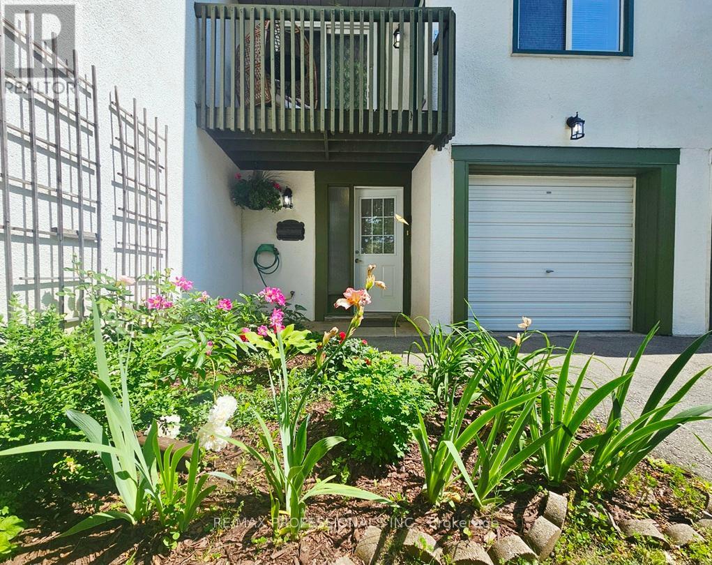 Property at 40 - 2651 AQUITAINE AVENUE image 3