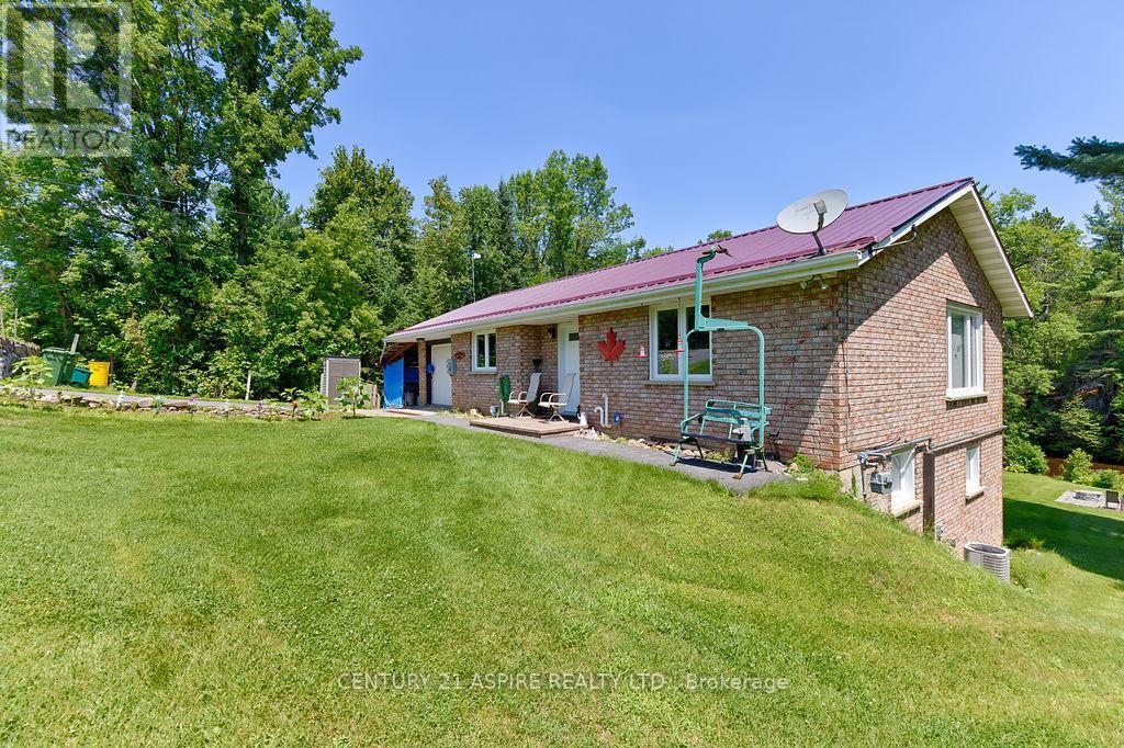 539 Schwan Road, Laurentian Valley, Ontario  K8A 6W8 - Photo 35 - X12293034