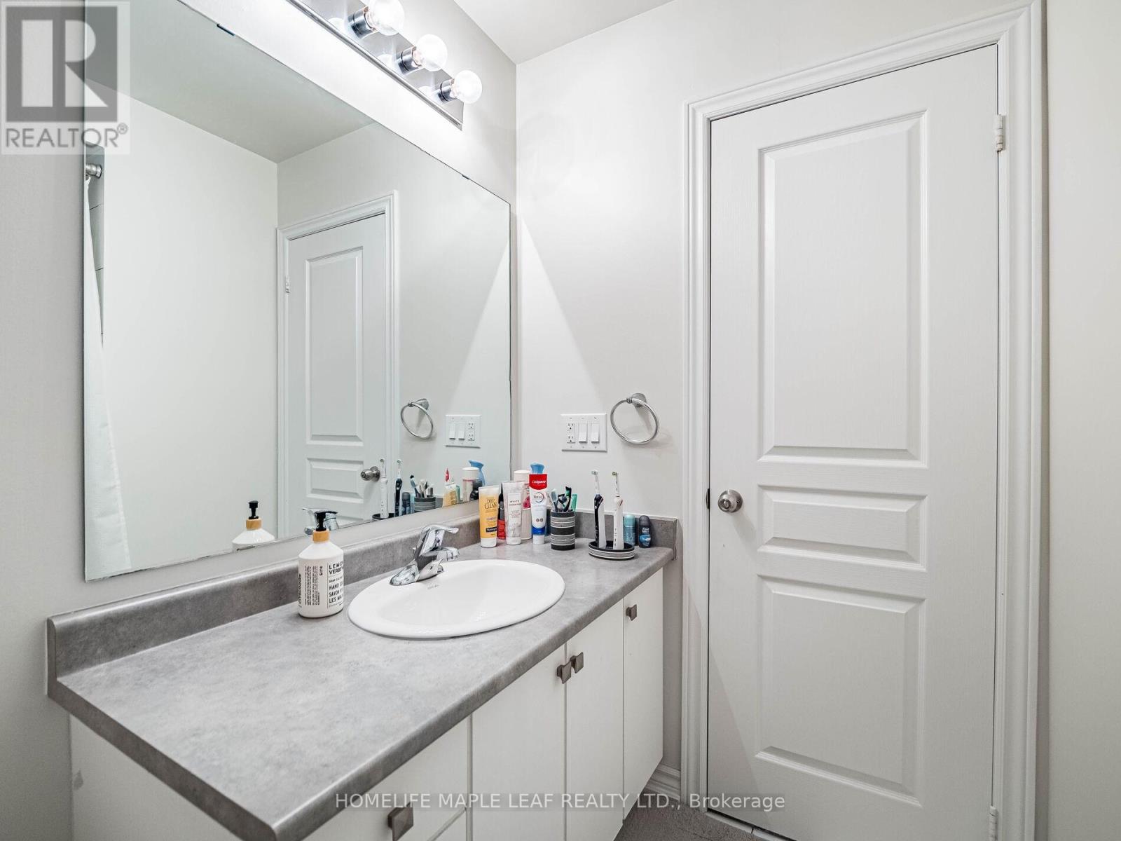1454 Chretien Street, Milton, Ontario  L9E 1J1 - Photo 34 - W12296342