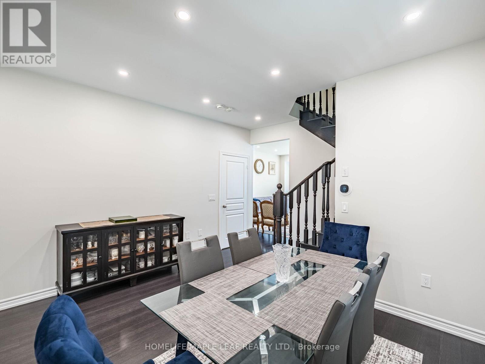1454 Chretien Street, Milton, Ontario  L9E 1J1 - Photo 8 - W12296342