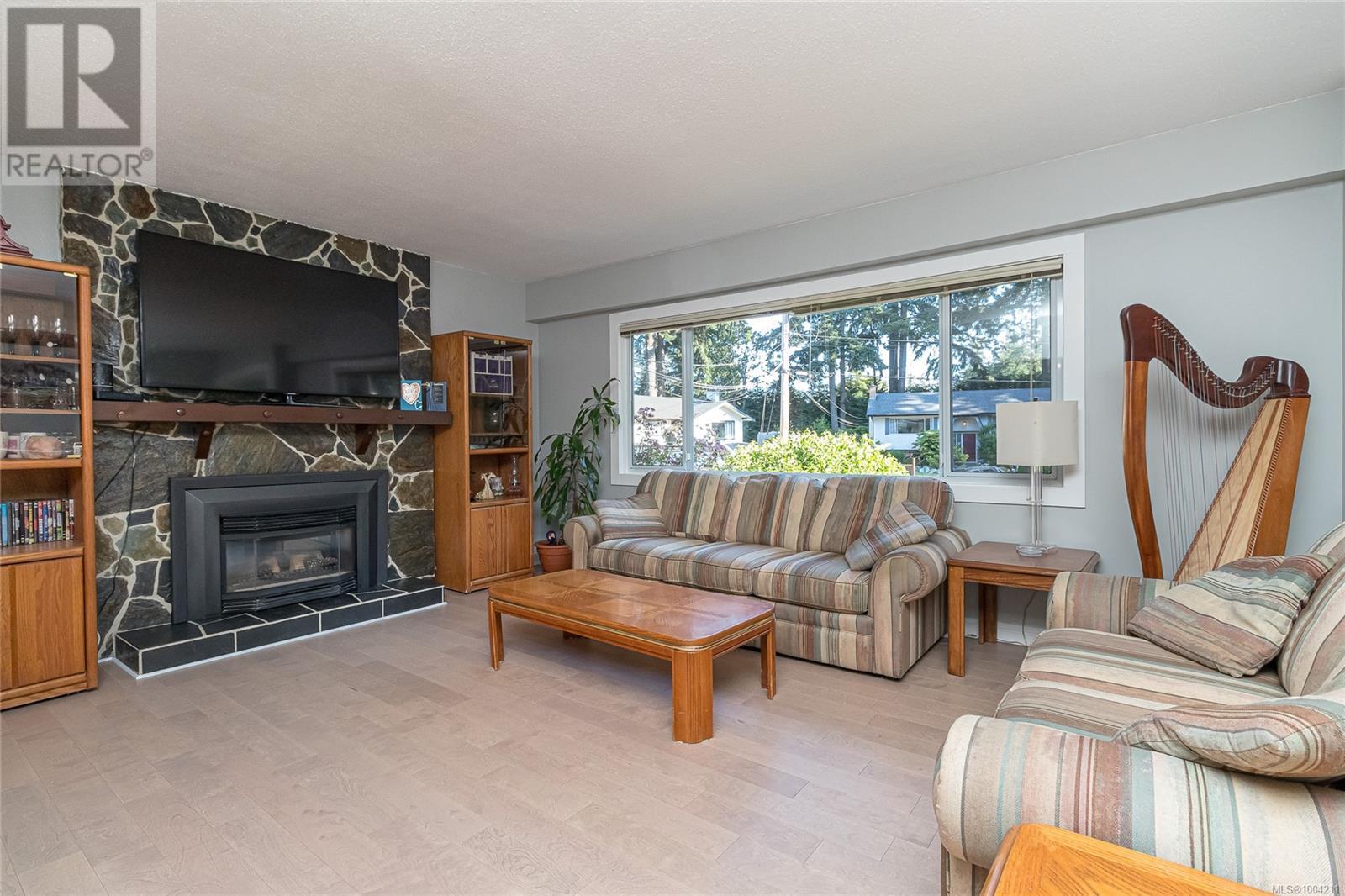 Property at 409 Raynerwood Pl image 4
