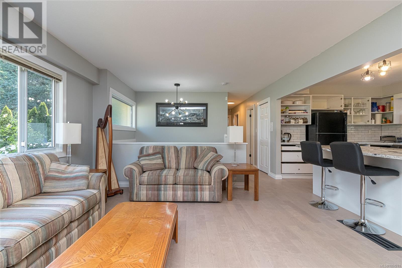 Property at 409 Raynerwood Pl image 3