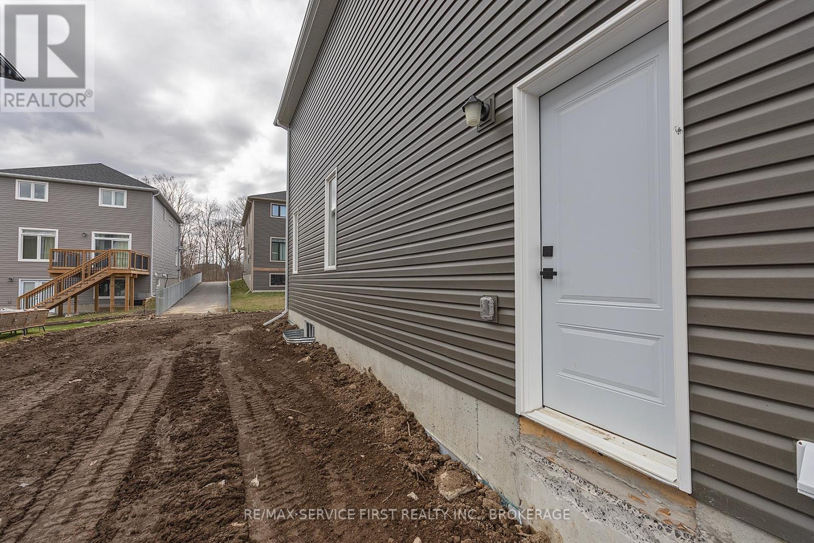 Property at E71 - 1325 TURNBULL WAY image 5